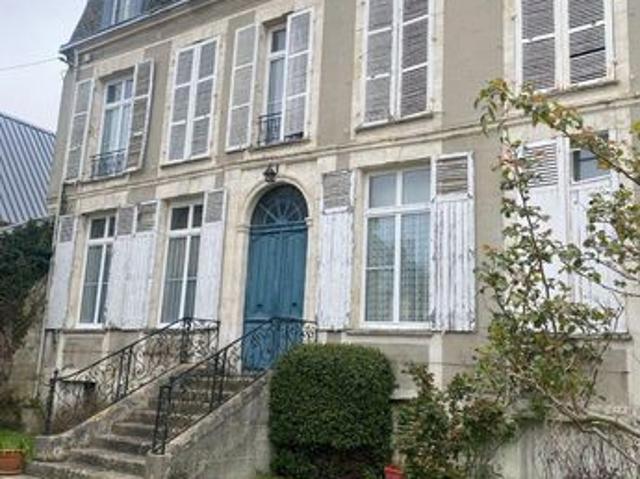 Maison 10 pièces 360 m²