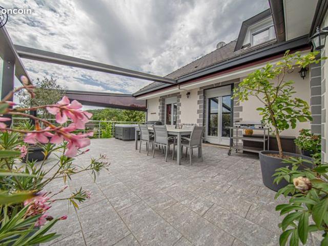 Maison 10 pièces 360 m²