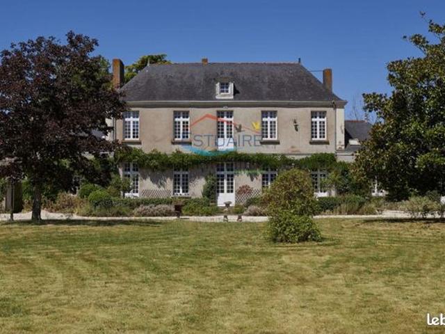 Maison 10 pièces 361 m²