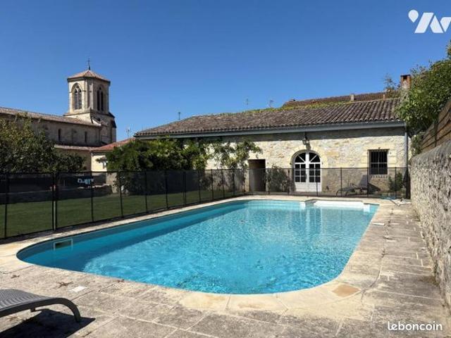 Maison 10 pièces 362 m²