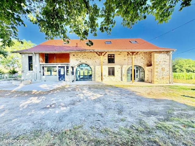 Maison 10 pièces 364 m²