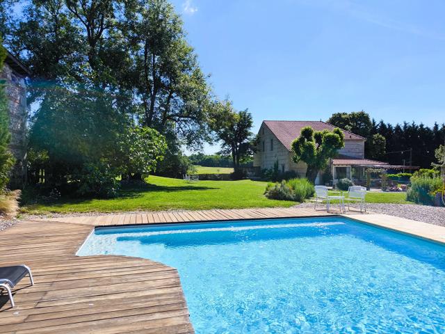 Maison 10 pièces 364 m²