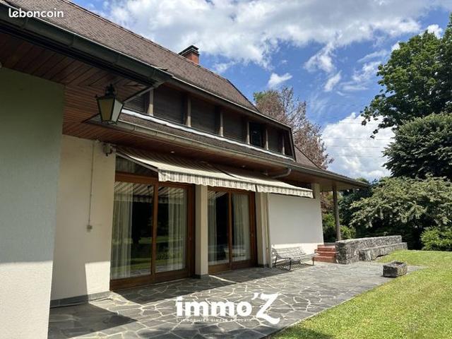 Maison 10 pièces 365 m²