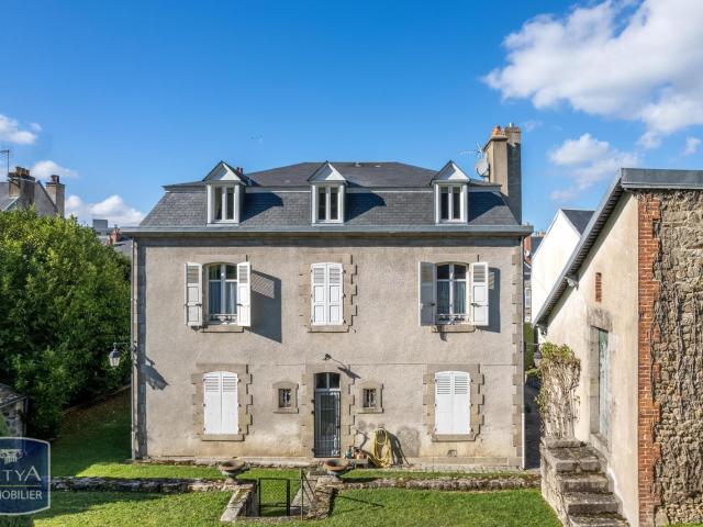 Maison 10 pièces 365 m²