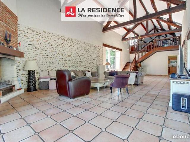 Longère 10 pièces 366 m²