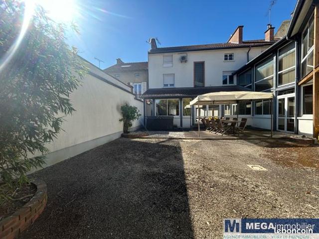 Maison 10 pièces 370 m²