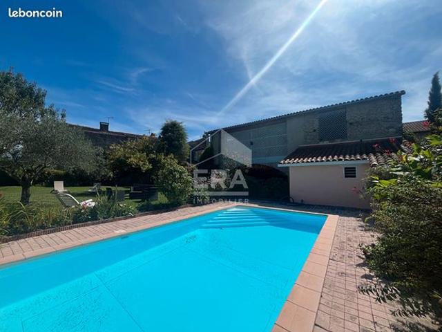 Maison 10 pièces 370 m²