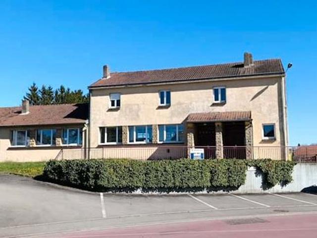 Maison 10 pièces 374 m²