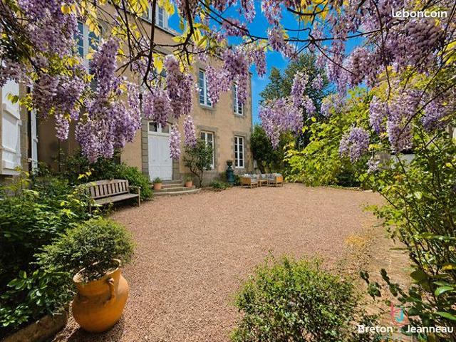 Maison 10 pièces 383 m²