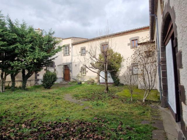 Maison 10 pièces 380 m²