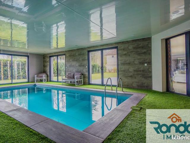 Maison 10 pièces 380 m²