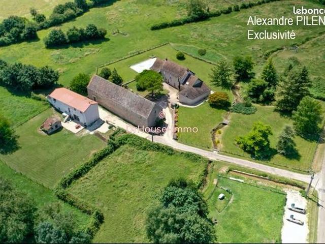 Maison 10 pièces 380 m²