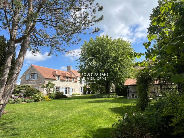Maison 10 pièces 380 m²