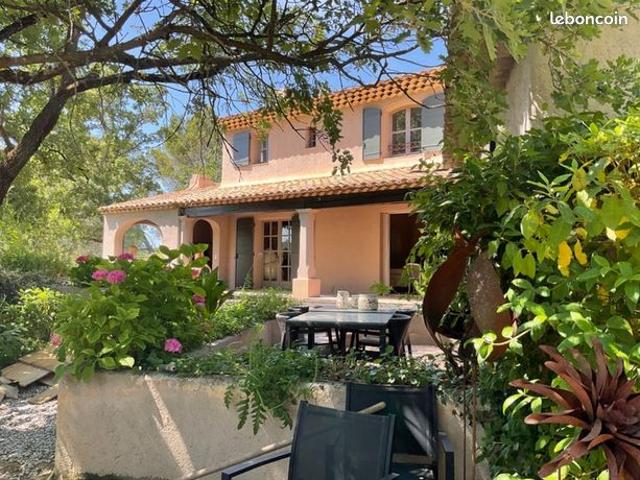 Maison 10 pièces 380 m²