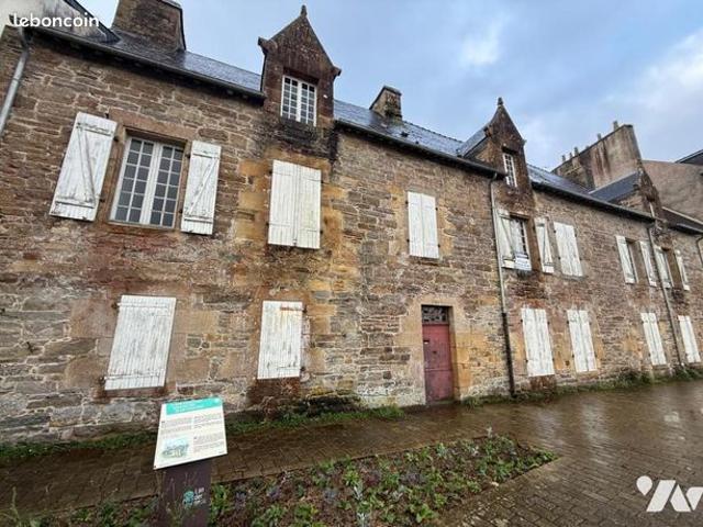 Maison 10 pièces 380 m²