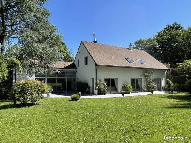 Maison 10 pièces 382 m²