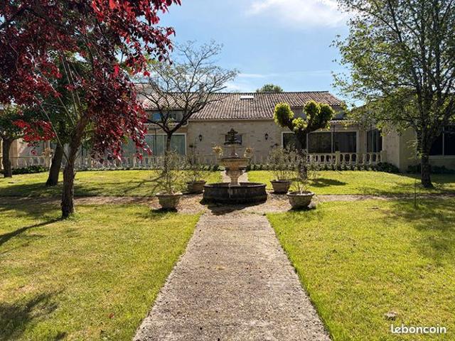 Maison 10 pièces 385 m²
