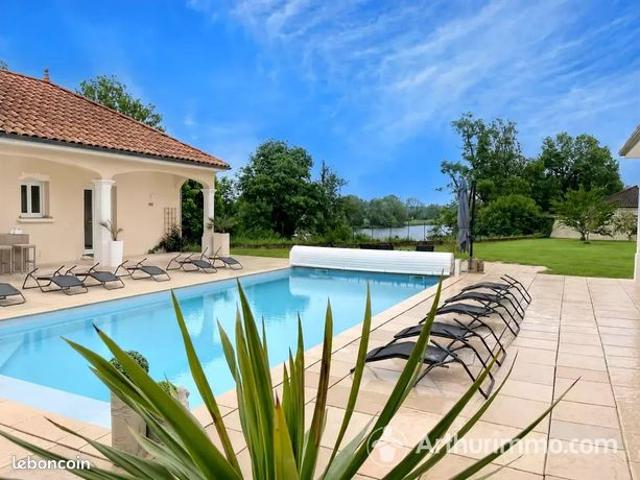 Maison 10 pièces 386 m²