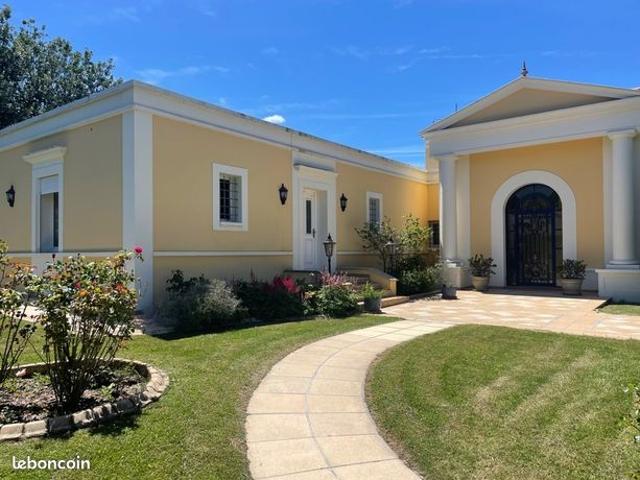 Maison 10 pièces 388 m²