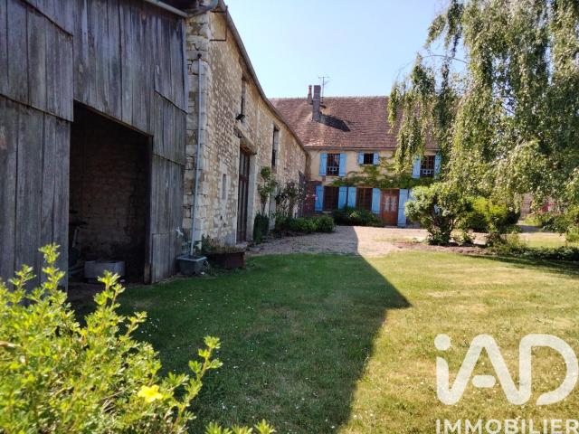 Maison 10 pièces 389 m²