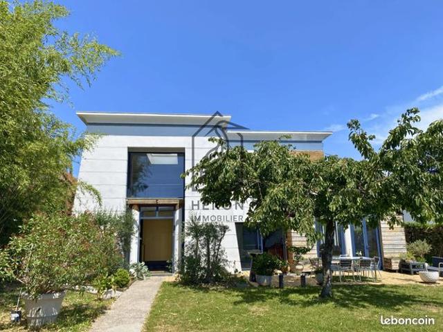 Maison 10 pièces 393 m²