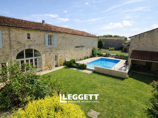 Maison 10 pièces 392 m²