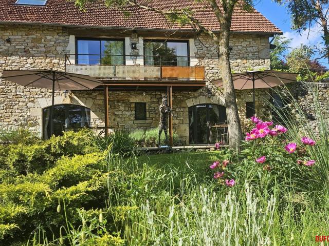 Maison 10 pièces 394 m²