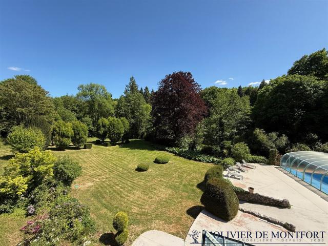 Maison 10 pièces 395 m²