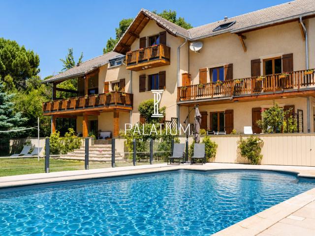 Maison 10 pièces 398 m²