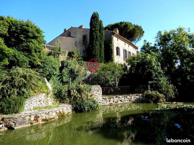 Maison 10 pièces 303 m²