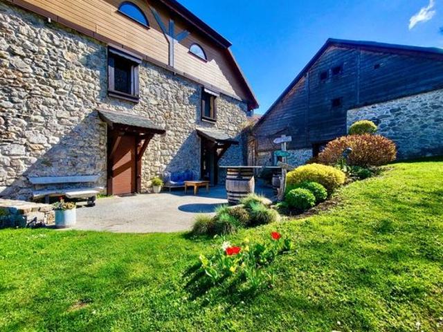 Maison 10 pièces 300 m²