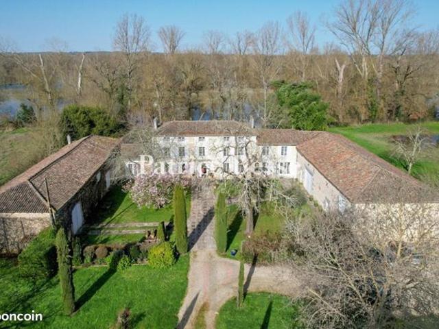 Maison 10 pièces 300 m²