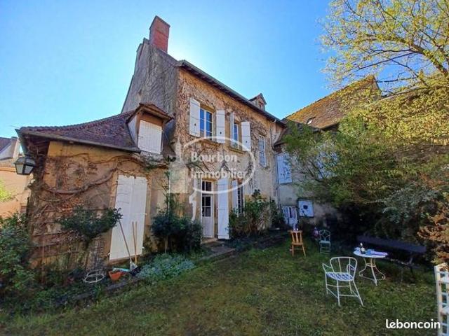 Maison 10 pièces 300 m²