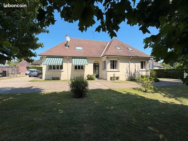 Maison 10 pièces 300 m²
