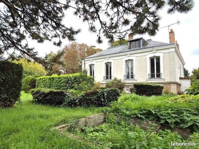 Maison 10 pièces 300 m²