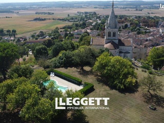 Maison 10 pièces 300 m²