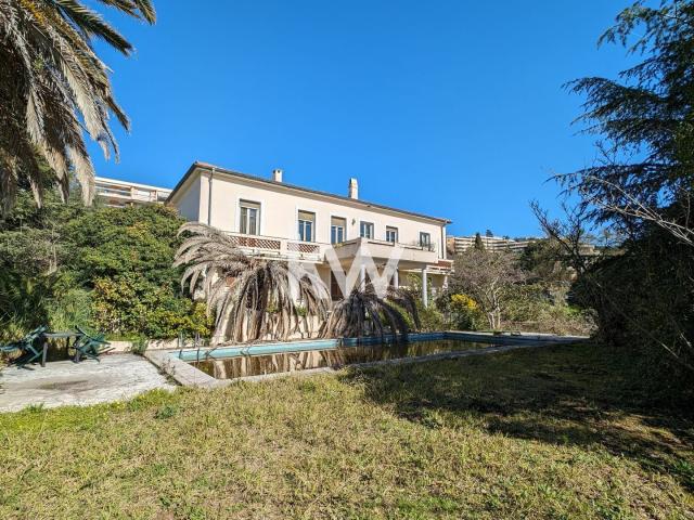 Maison 10 pièces 300 m²