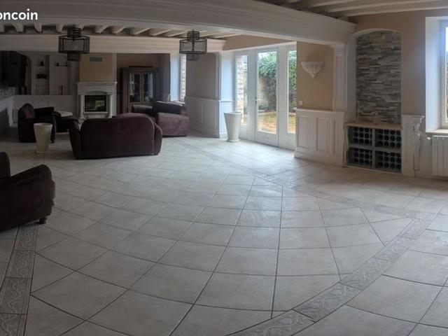 Maison 10 pièces 300 m²