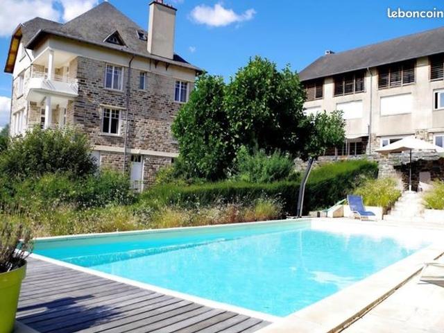 Maison 10 pièces 300 m²
