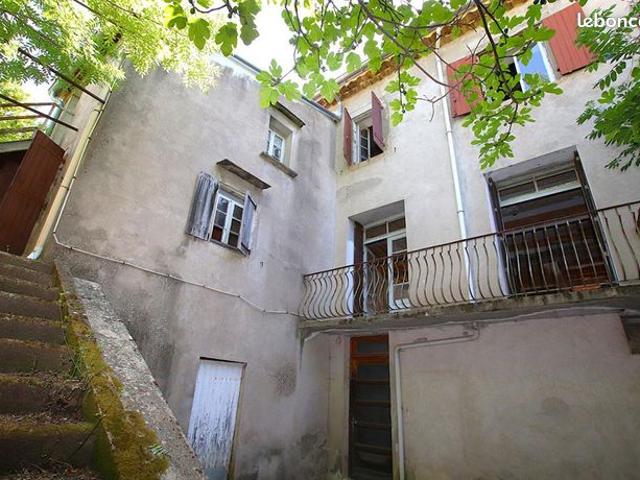 Maison 10 pièces 300 m²