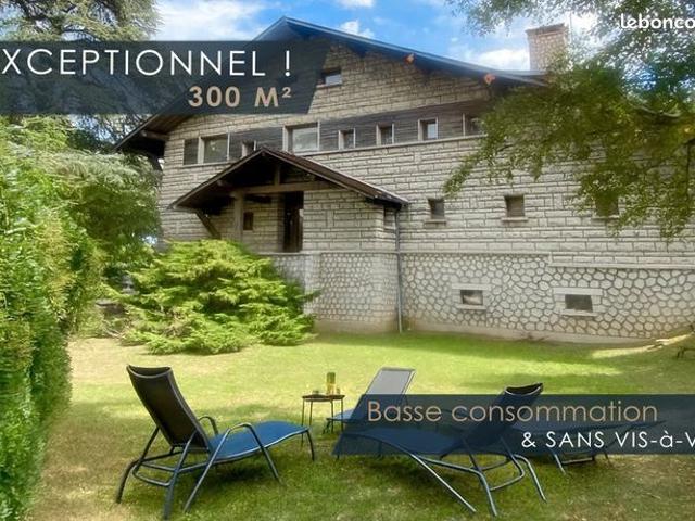 Maison 10 pièces 300 m²