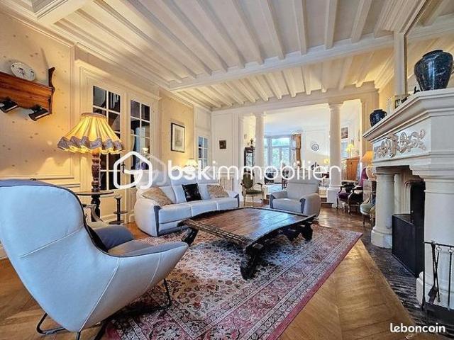 Maison 10 pièces 300 m²