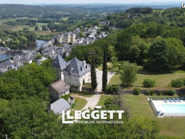 Maison 10 pièces 300 m²