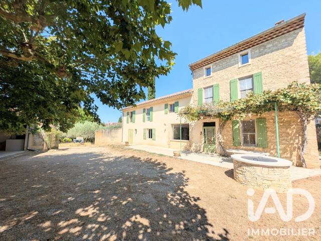 Maison 10 pièces 300 m²