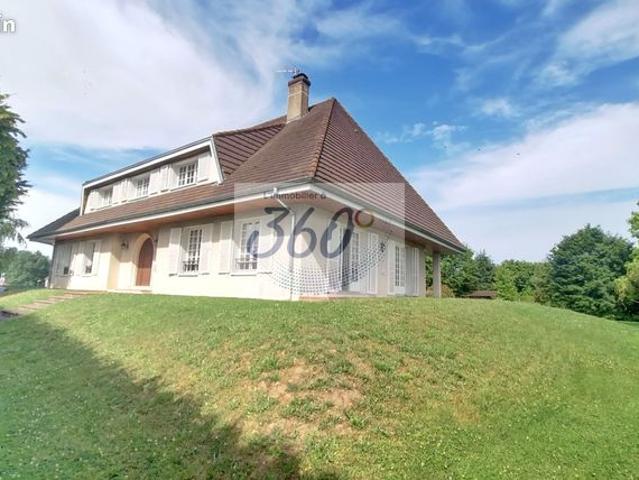 Maison 10 pièces 300 m²