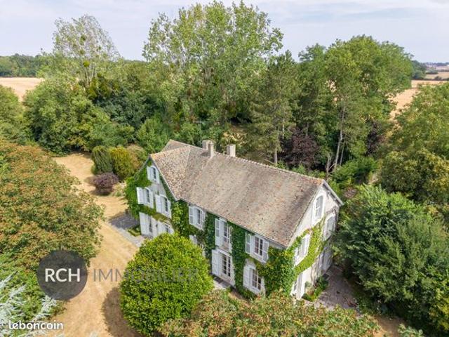 Maison 10 pièces 300 m²
