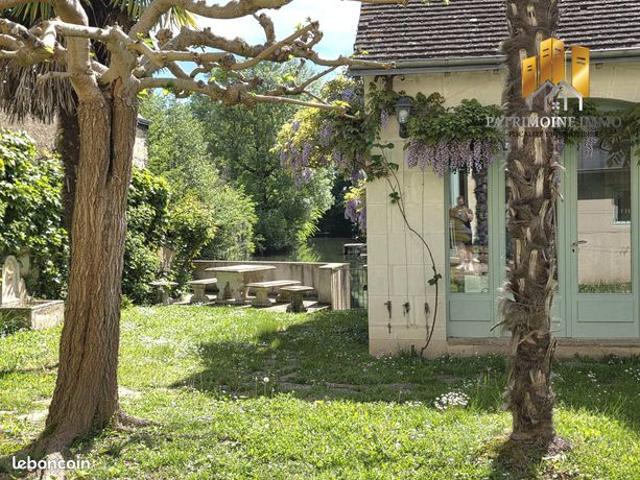 Maison 10 pièces 300 m²