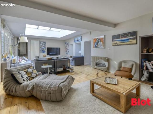 Maison 10 pièces 300 m²
