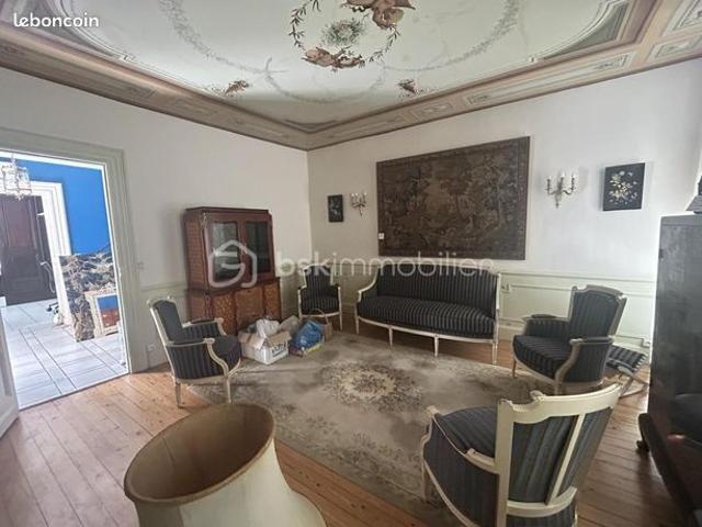 Maison 10 pièces 300 m²