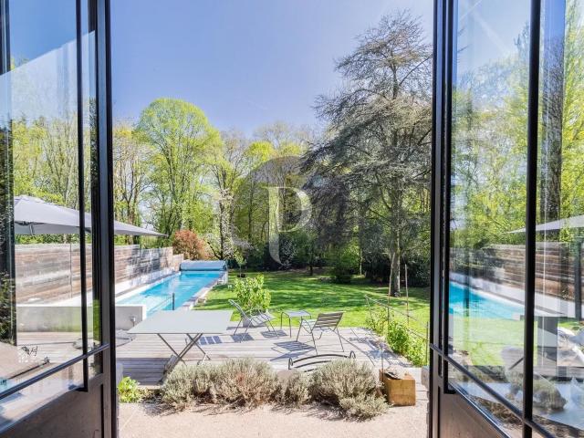Maison 10 pièces 300 m²